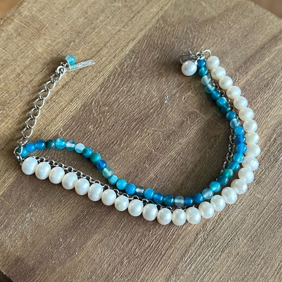 Vantel Pearl Blue and White Bracelet - Picture 3 of 3